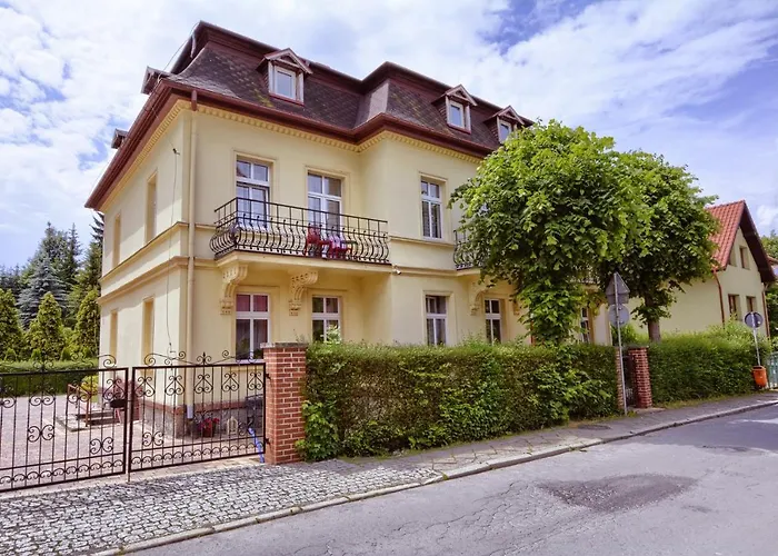 Sloneczna & Sauny Vila Kudowa-Zdrój